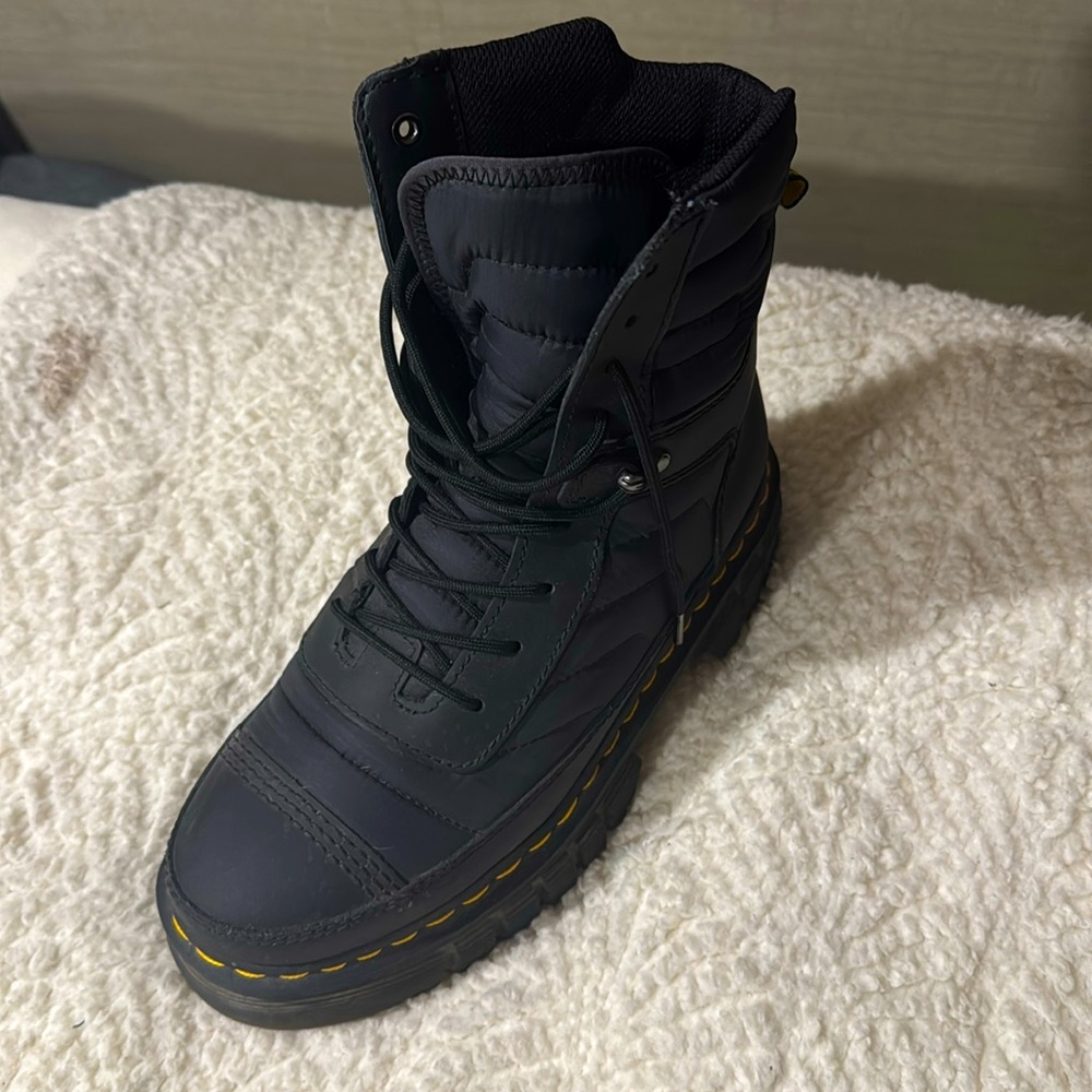 Dr. Martens AUDRICK 9 Quilted Women's Platform Warm HTF Boots